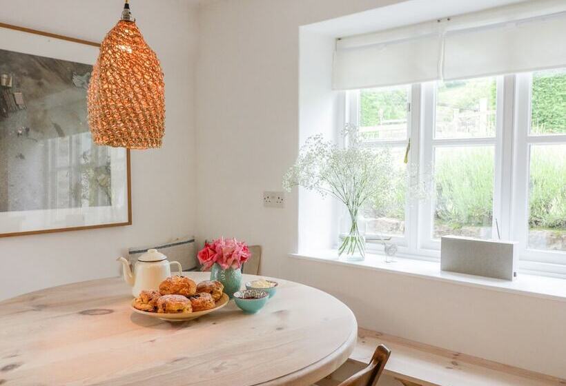 Whitehall Farm Cottage