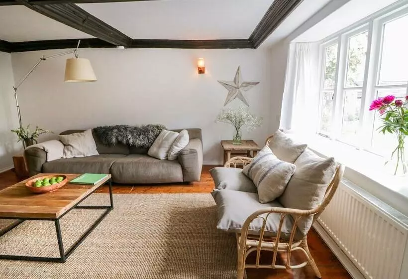 Whitehall Farm Cottage