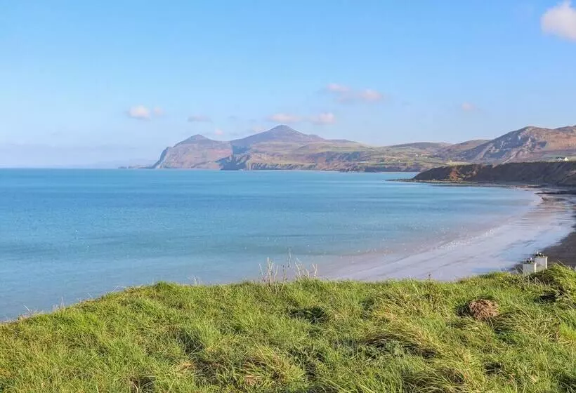 25 Langlands Terrace