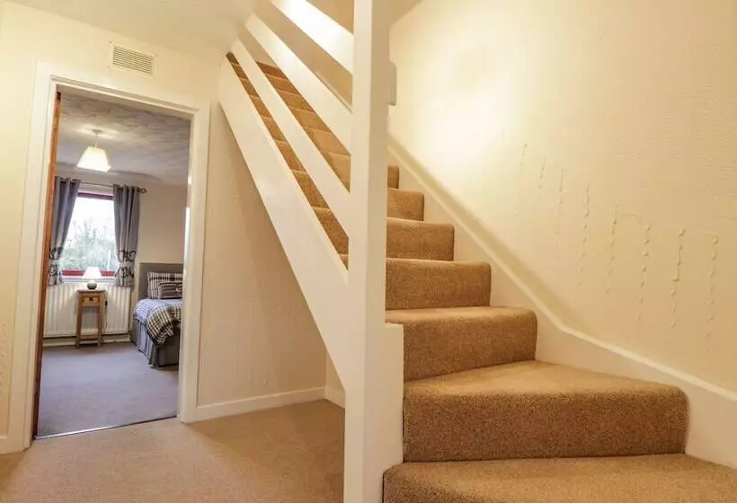 25 Langlands Terrace