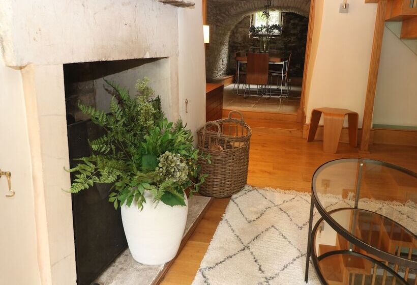 Castle Combe Cottage