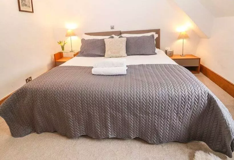 Castle Combe Cottage