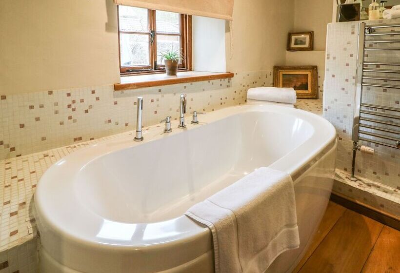 Castle Combe Cottage