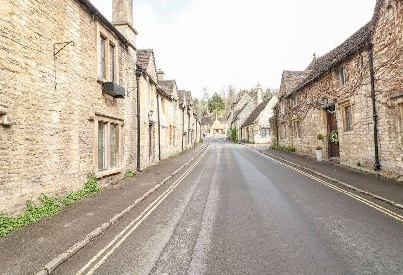 Castle Combe Cottage