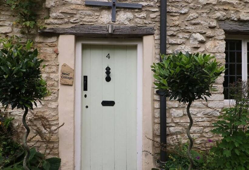 Castle Combe Cottage