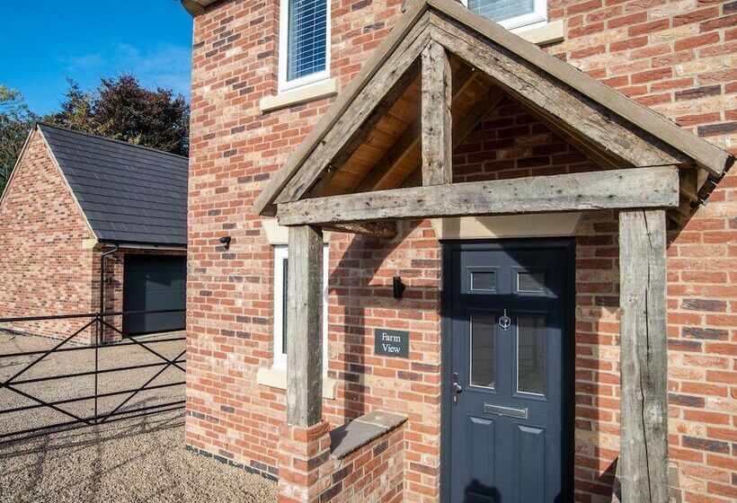 Farm View House