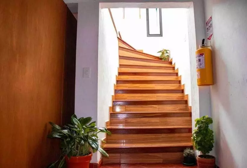 هتل Hospedaje Santa Lucia De La Villa