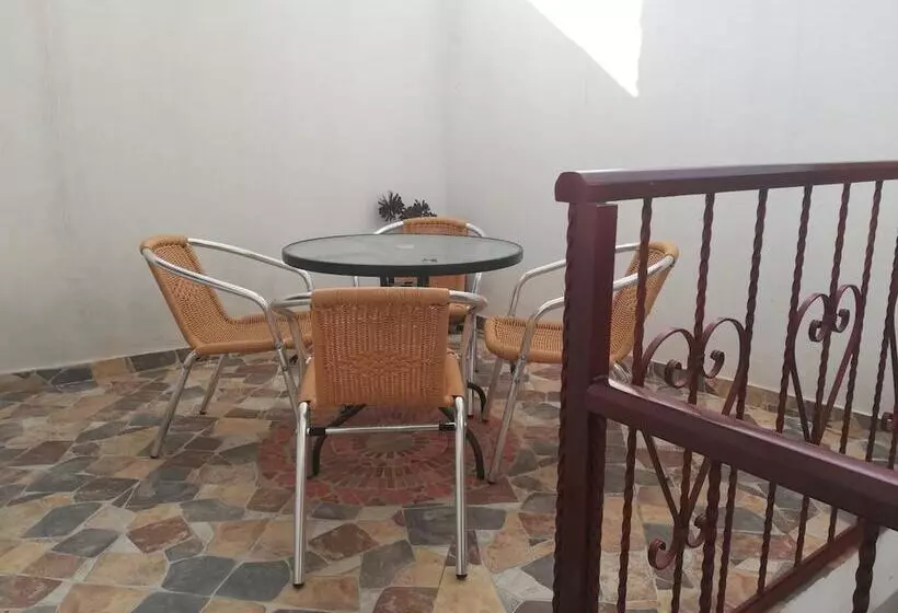 هتل Hospedaje Santa Lucia De La Villa