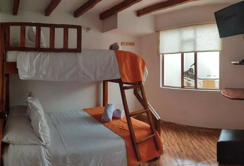 هتل Hospedaje Santa Lucia De La Villa