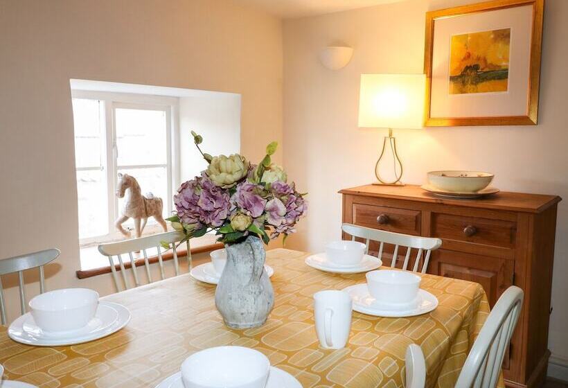 Manor Farm House Cottage