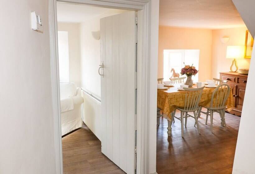 Manor Farm House Cottage