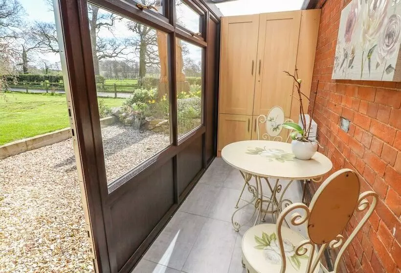 South Lodge   Longford Hall Farm Holiday Cottages