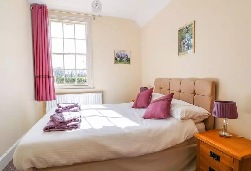 South Lodge   Longford Hall Farm Holiday Cottages