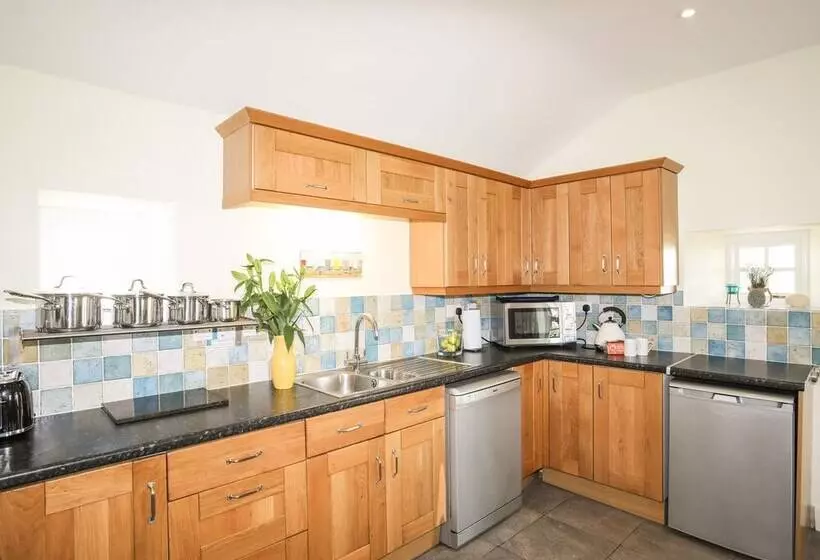 Tymynydd Cottage