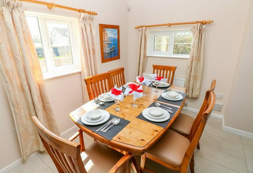 Vineyard Vale Cottage