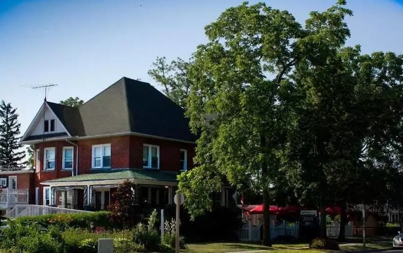 Distinctive Inns Of Kingsville Inn31