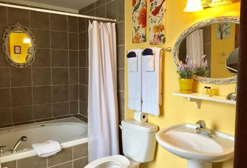 Distinctive Inns Of Kingsville Inn31