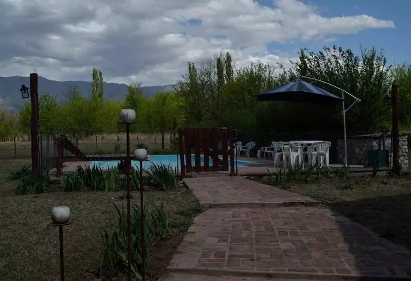 Hotelli De Campo Granja El Aromo