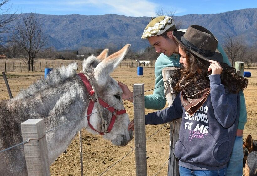 호텔 De Campo Granja El Aromo