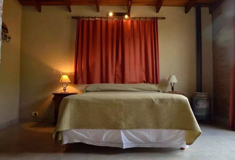 Hotelli De Campo Granja El Aromo