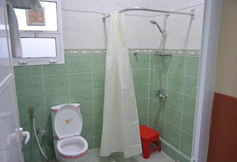 هتل Five Continents