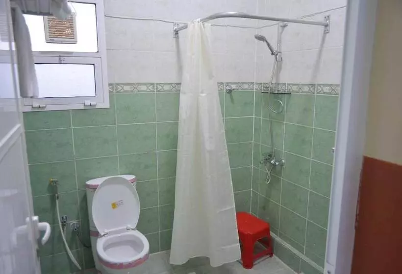 هتل Five Continents