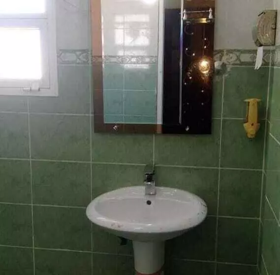 هتل Five Continents