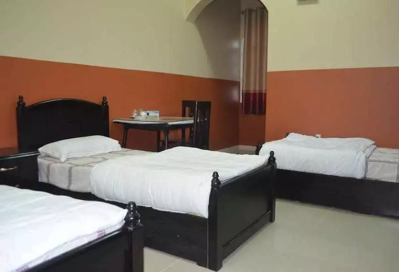 هتل Five Continents