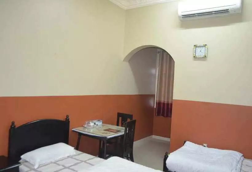 هتل Five Continents