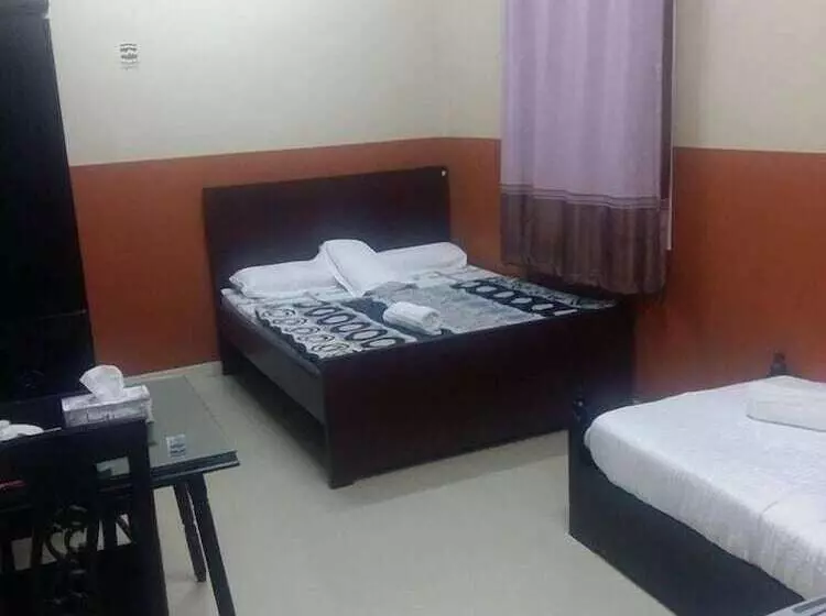 هتل Five Continents