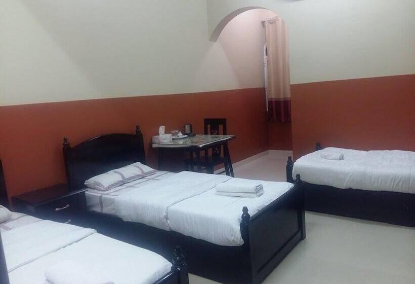 هتل Five Continents