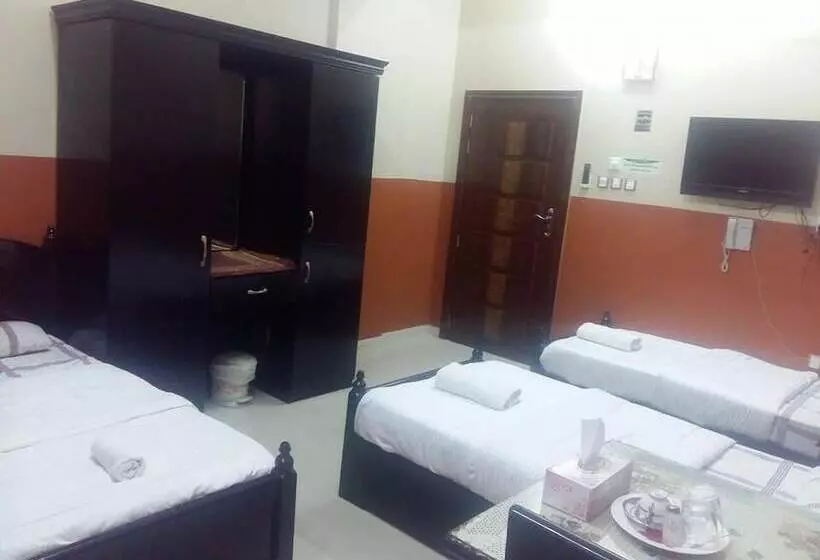 هتل Five Continents