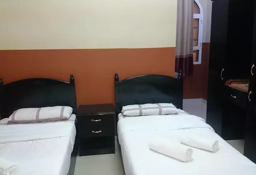 هتل Five Continents