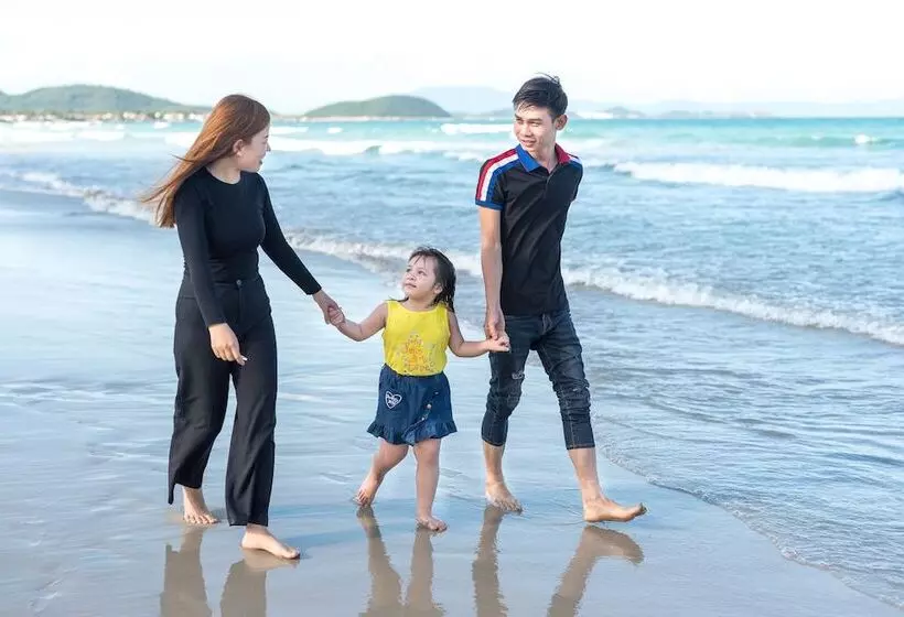 هتل Jungle Beach