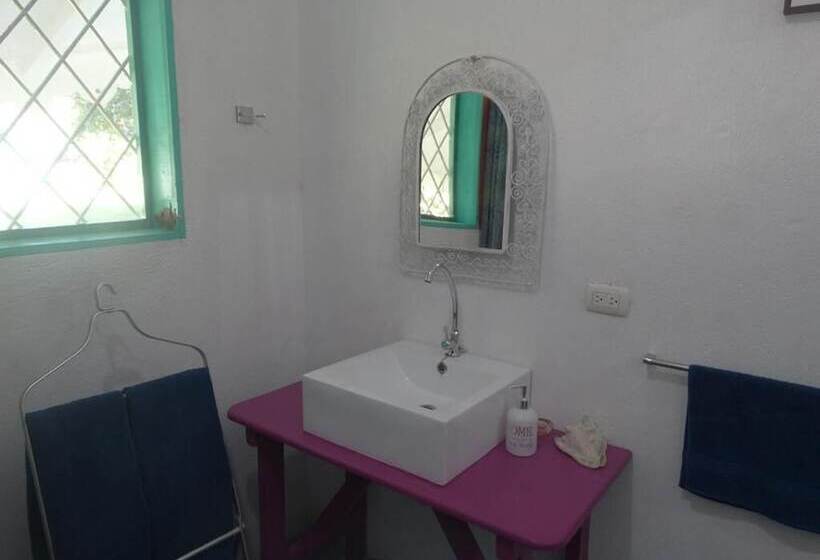 Hotel Playa Grande Lodge & Tree House