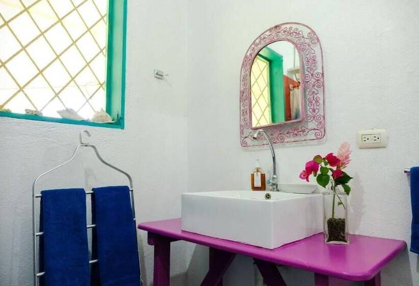 Hotel Playa Grande Lodge & Tree House