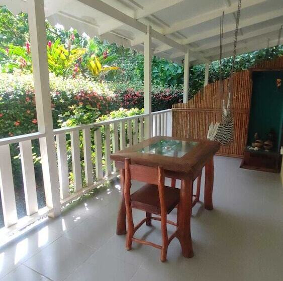 Hotel Playa Grande Lodge & Tree House