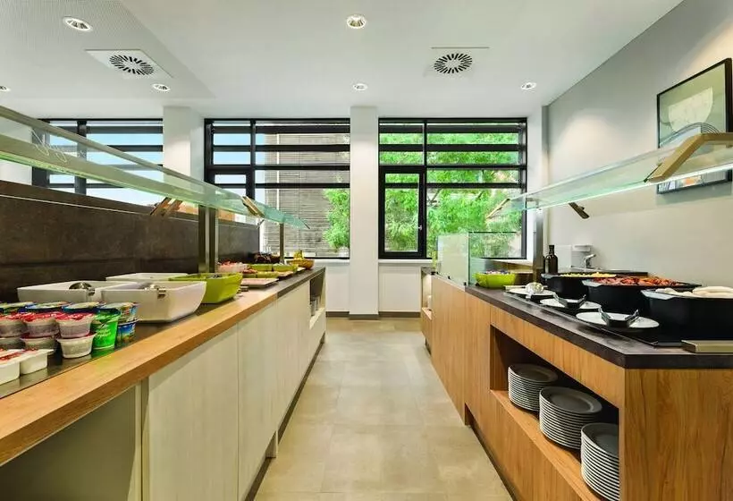 Hotelli Super 8 By Wyndham Koblenz