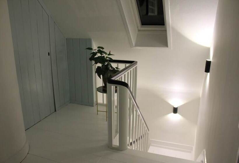 Katrinelund Bed And Breakfast