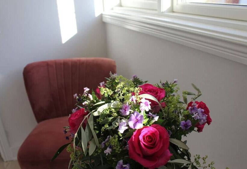 Katrinelund Bed And Breakfast