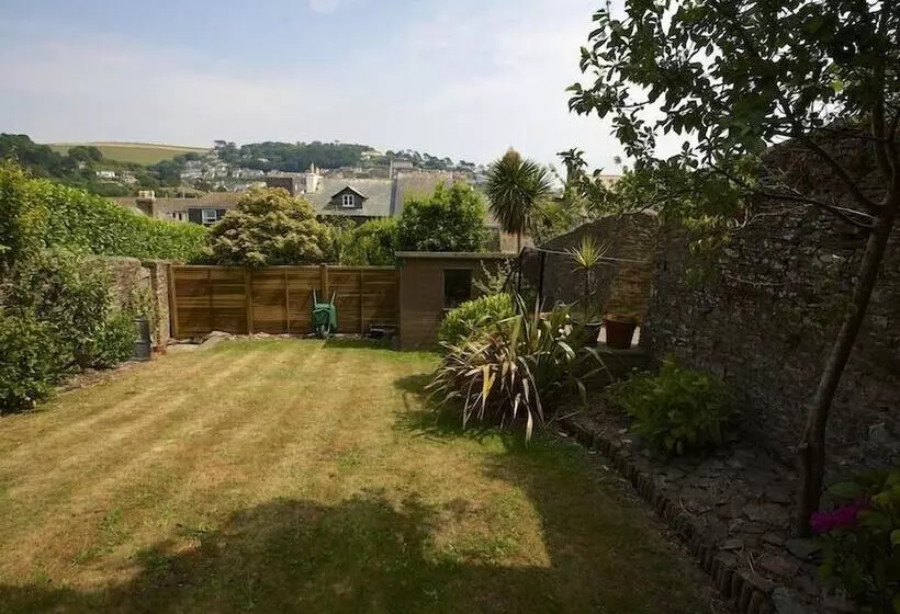 Moonrakers, Clarence Street