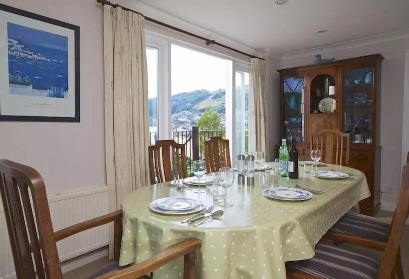 Moonrakers, Clarence Street