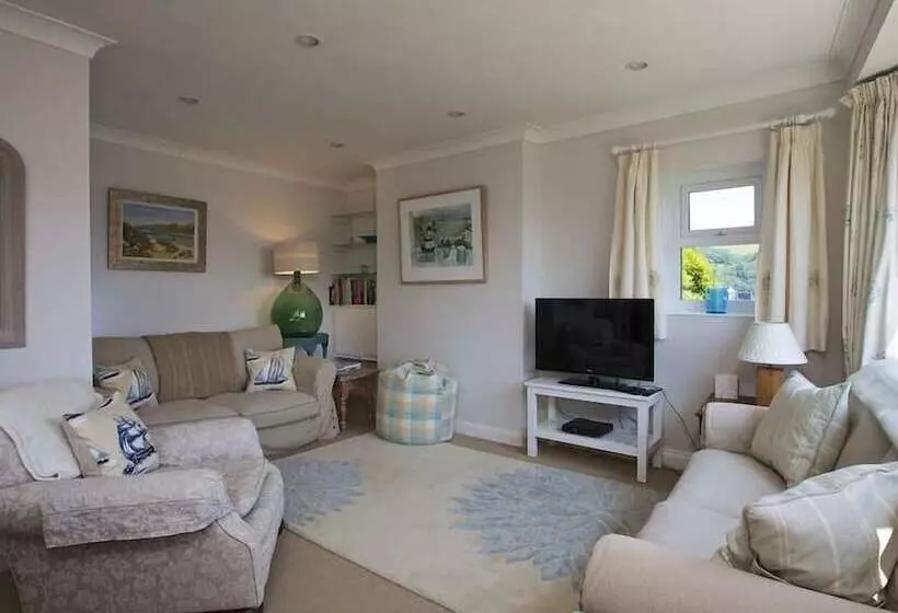 Moonrakers, Clarence Street