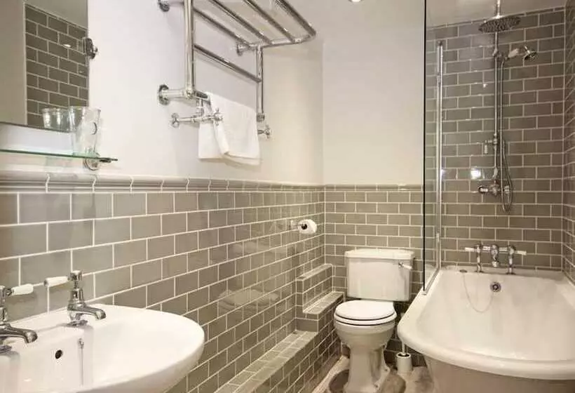 Moonrakers, Clarence Street