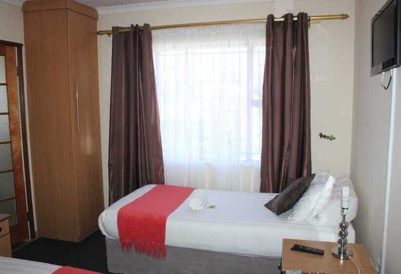 بنسيون Phomolo Guest House