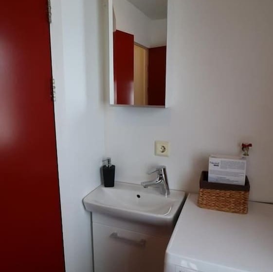 پانسیون Sandhaugar Guesthouse