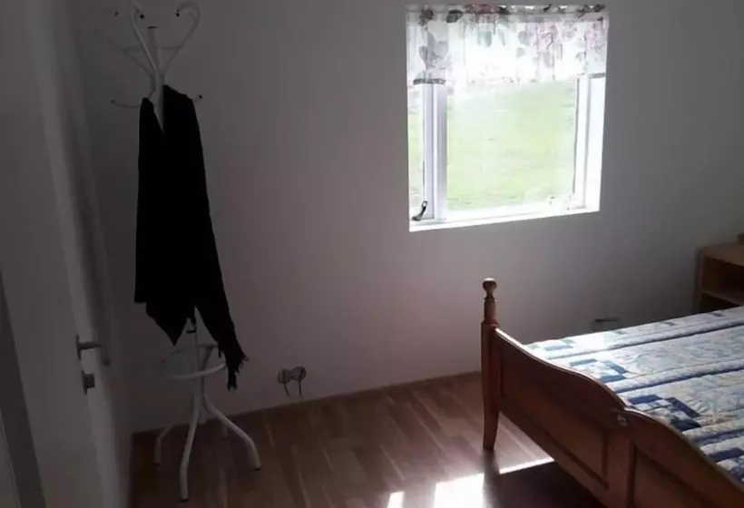 پانسیون Sandhaugar Guesthouse