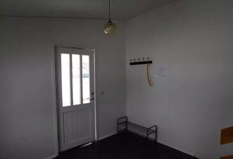 پانسیون Sandhaugar Guesthouse