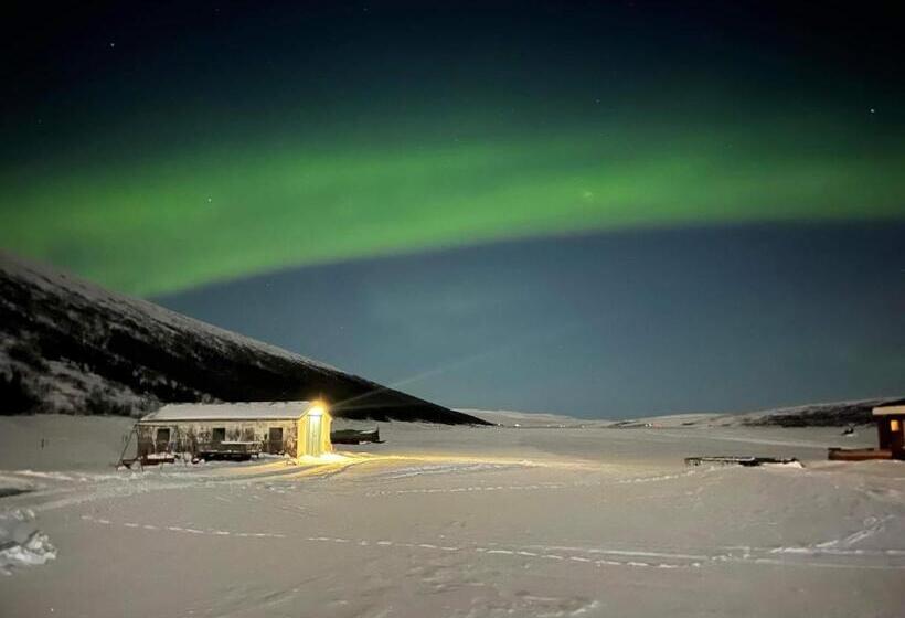 پانسیون Sandhaugar Guesthouse