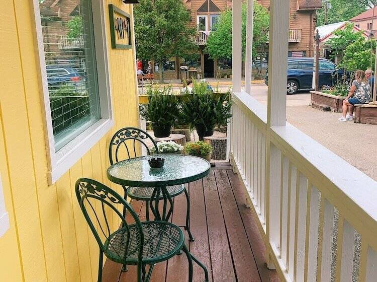 펜션 The Iris Garden Downtown Cottages And Suites